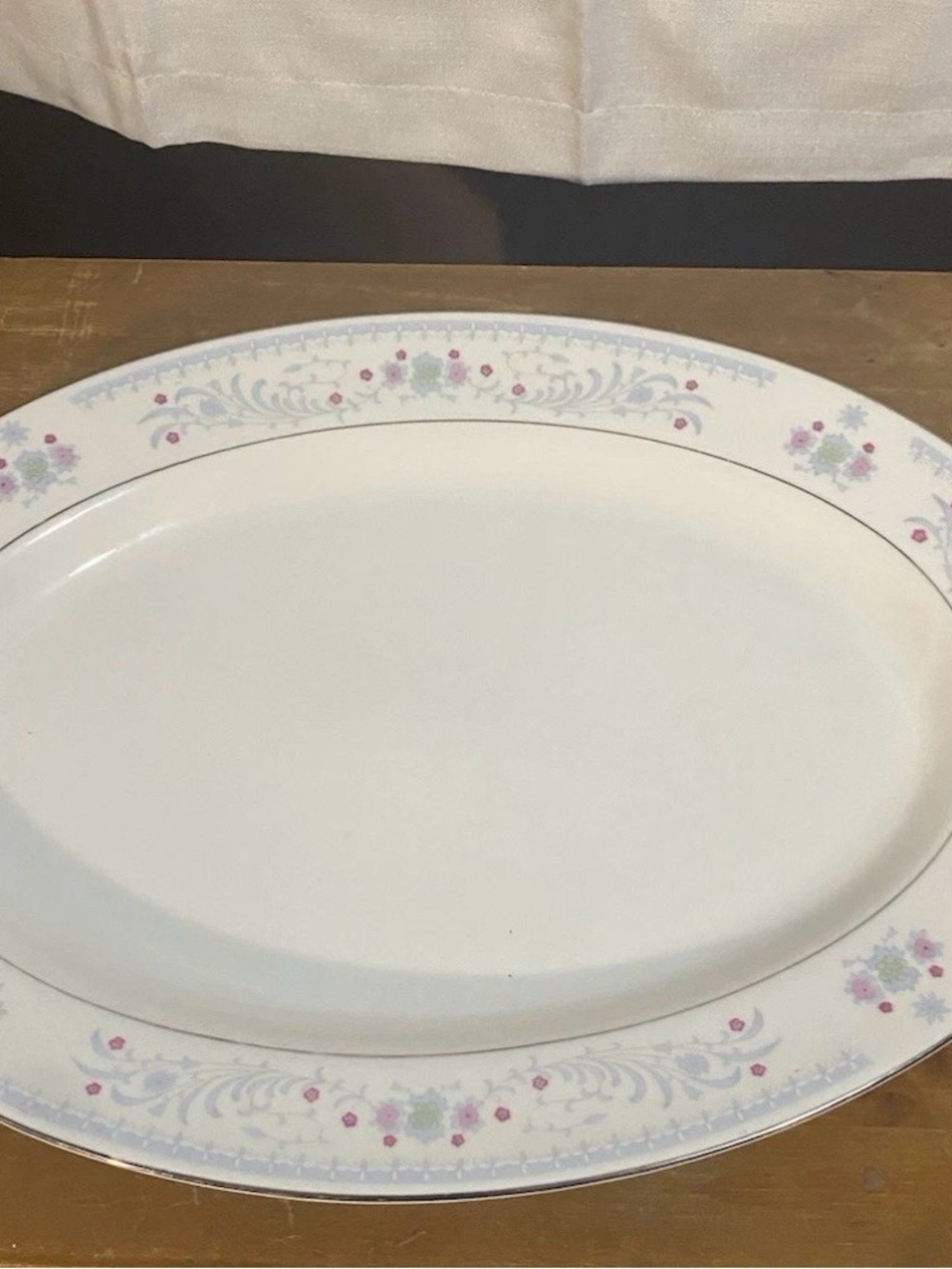 Classic White Floral Rim Platter - Elegant Dining Serving Plate